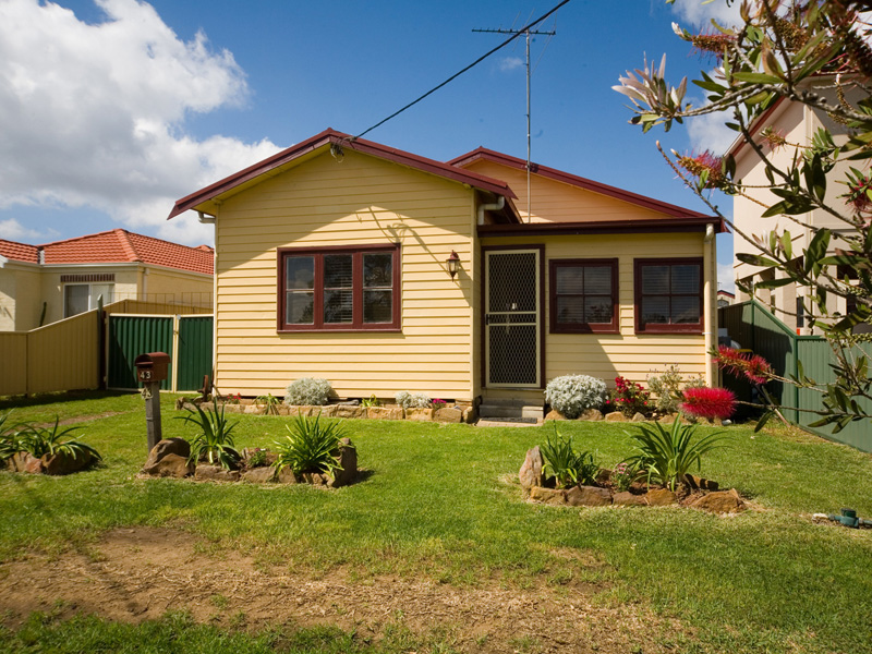 Three Bedroom Cottage - A bargain!! Picture 1
