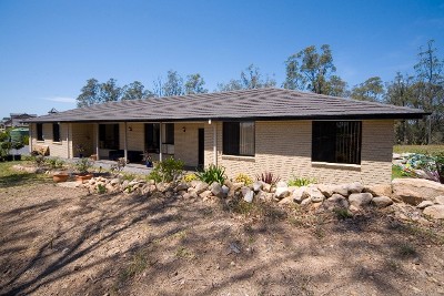 Family Home on 1 Acre Picture