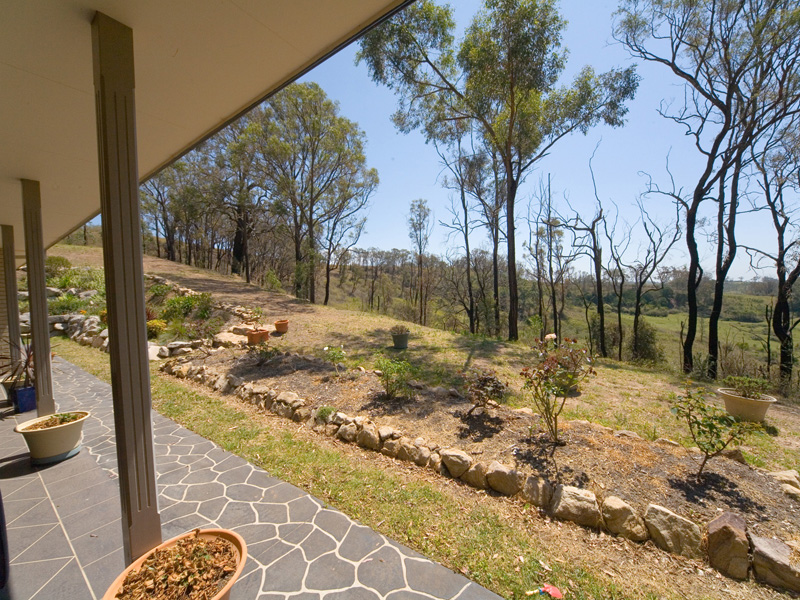 Family Home on 1 Acre Picture 3