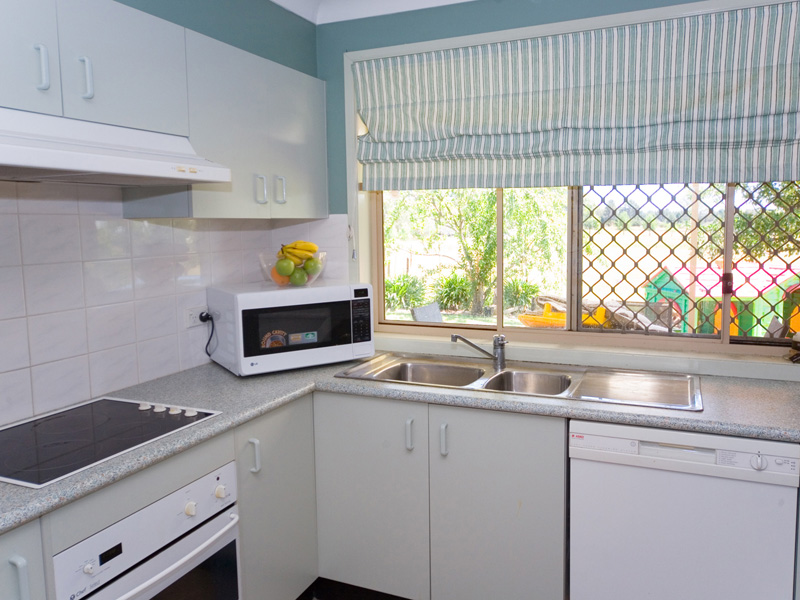 Large home on 1981m2 Picture 2