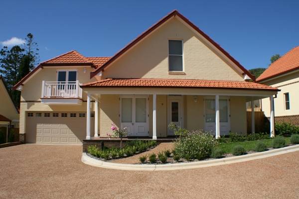 "Elywn Row" Picture 1