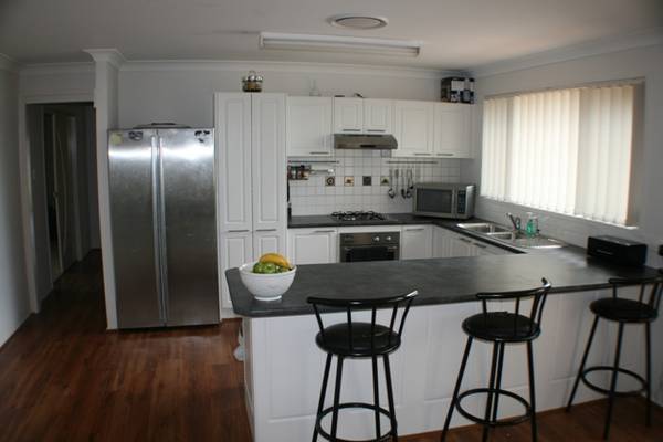 4 Bedroom Home!! Picture 2