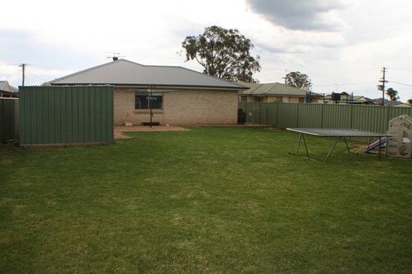 4 Bedroom Home!! Picture 3