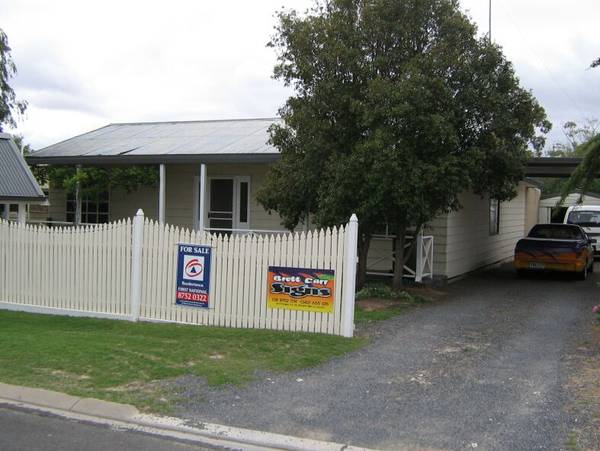 Spacious 4BR Family Home Picture 1