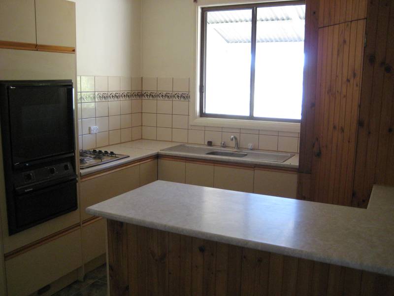 Vendor Wants Property Sold! Picture 2