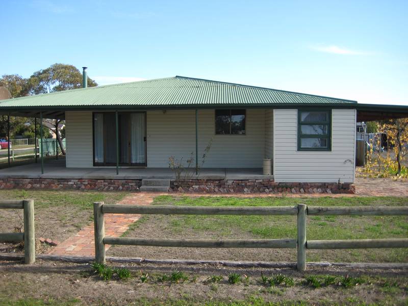 Vendor Wants Property Sold! Picture 1