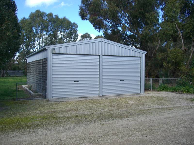 Vendor Wants Property Sold! Picture 3