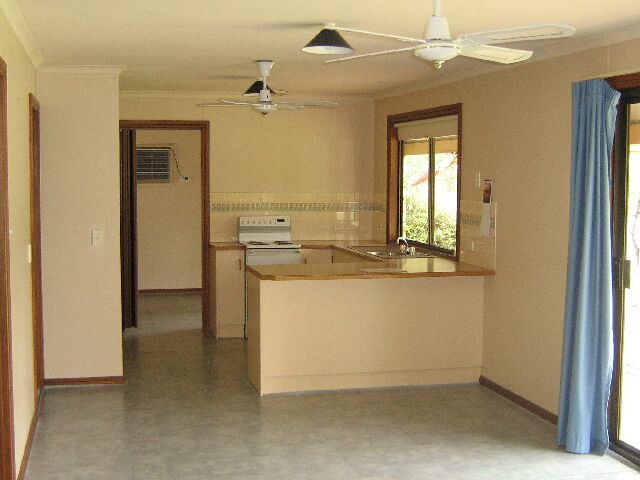 RURAL LIVING AT ITS BEST Picture 2