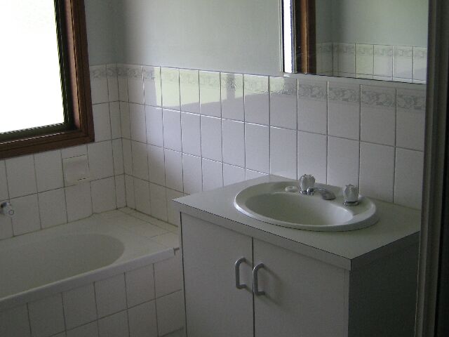 RURAL LIVING AT ITS BEST Picture 3