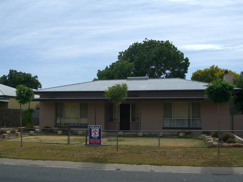 Solid Home Priced to Sell Picture 1