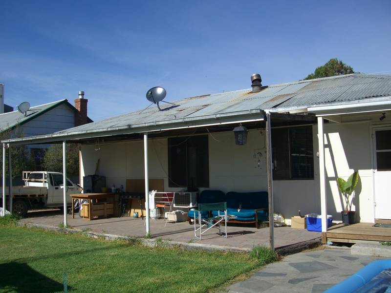 Wow Take a Look Now! Picture 3