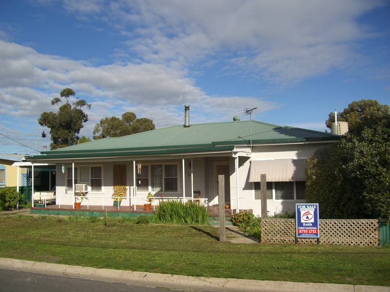 Spacious Family Home Picture 1