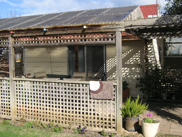 Close To It All Picture 3