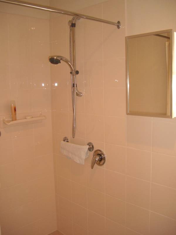 Very Tidy Low Maintenance Home Picture 2