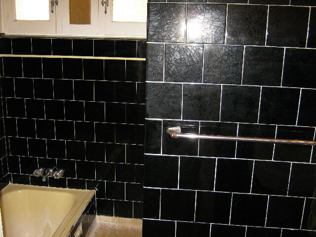 Unique Colonial Style Picture 3