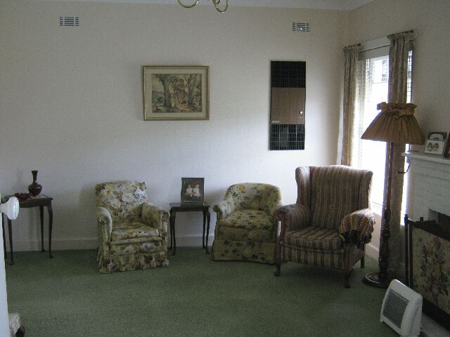 Unique Colonial Style Picture 2