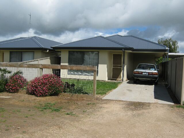 Easy Living....Low Maintenance Picture 1