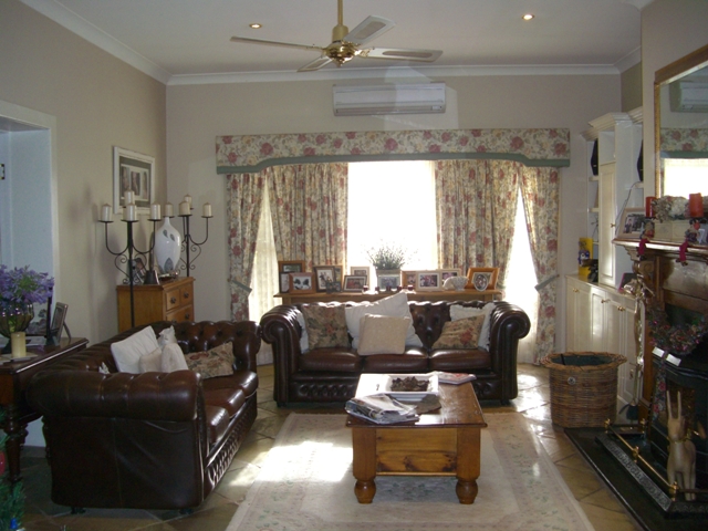 Magnificent Family Home with a Wow Factor! Picture 3