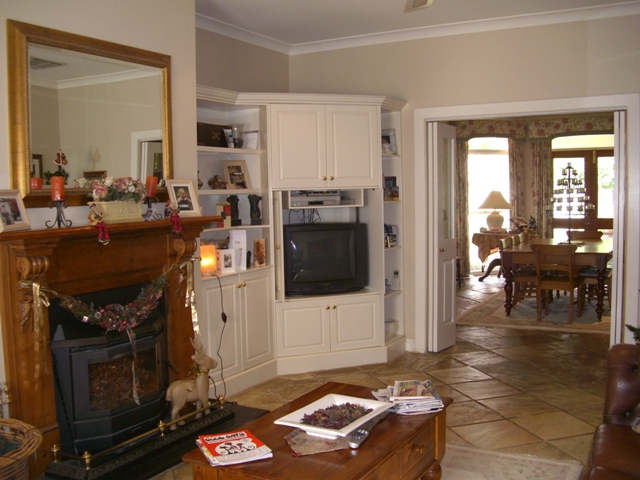 Magnificent Family Home with a Wow Factor! Picture 2