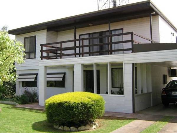 Unique 2-Storey Residence Picture 2