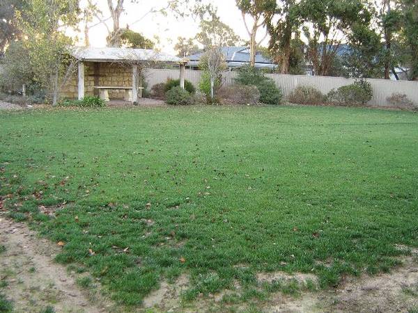 4 Bedroom Immaculately Presented Home Picture 3