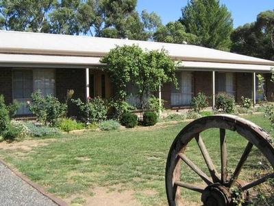 4 Bedroom Immaculately Presented Home Picture 4 Bedroom Immaculately Presented Home Picture