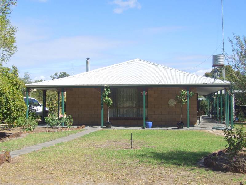 Overlooking Lake Wallace Picture 2
