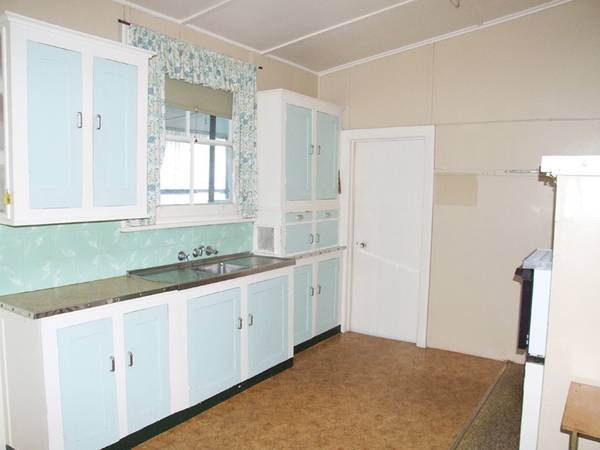 Perfectly Positioned - Endless Possibilities! Picture