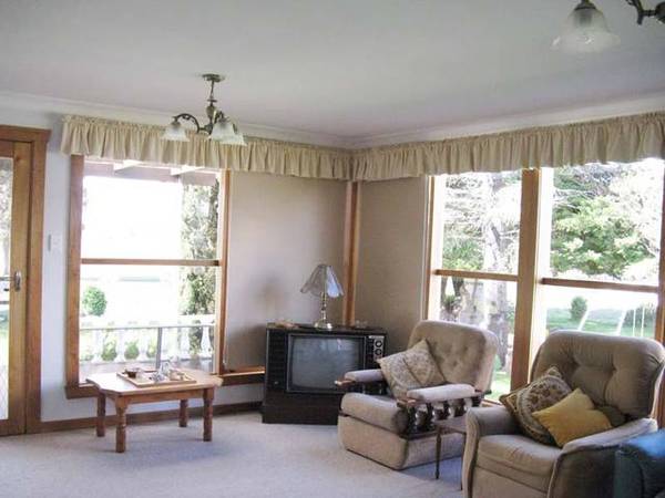 SUPERBLY POSITIONED - GREAT POTENTIAL Picture