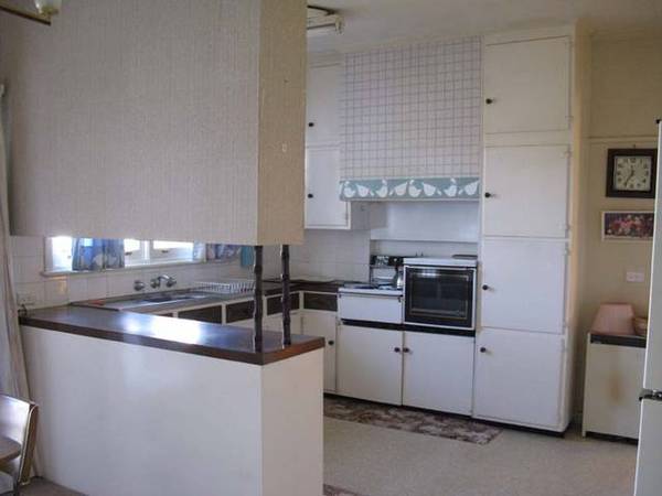 SUPERBLY POSITIONED - GREAT POTENTIAL Picture