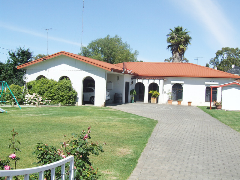 Entertainers Delight Picture 1