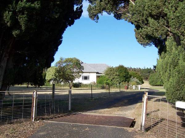 PRIME ACRES WITH SUBSTANTIAL HOME Picture 2