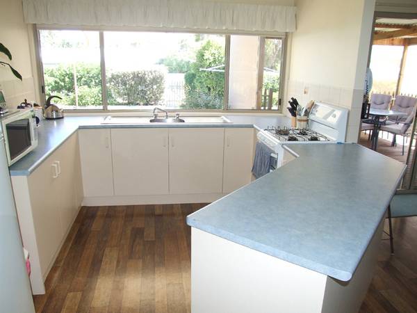 A Home For You and Your Cars! Picture 2