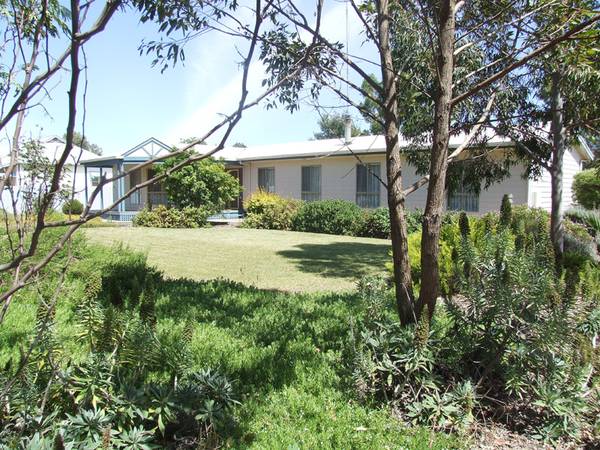 A Home For You and Your Cars! Picture 1