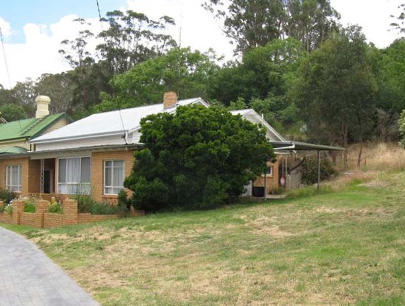 AFFORDABLE AND CENTRAL Picture 2