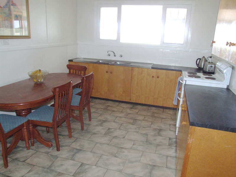 Lakeside Living Picture 3