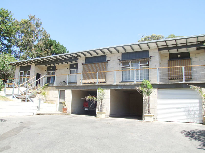 Investment Opportunity With Panoramic Views! Picture 1