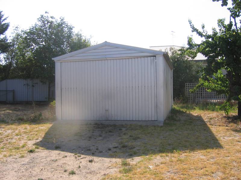 Close to Naracoorte Primary School Picture