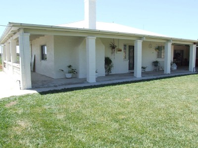 Charming four bedroom home set on a rural setting Picture Charming four bedroom home set on a rural setting Picture