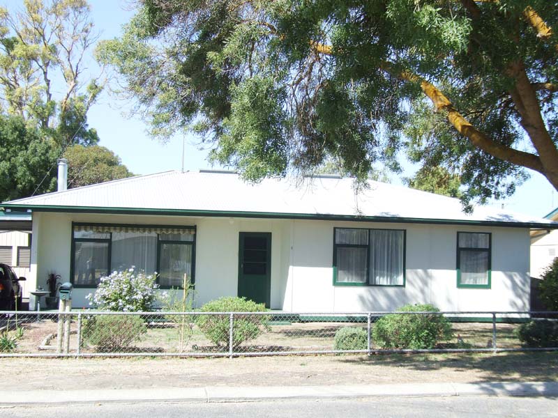 Perfect 1st Home/Investment with Shedding Picture 1