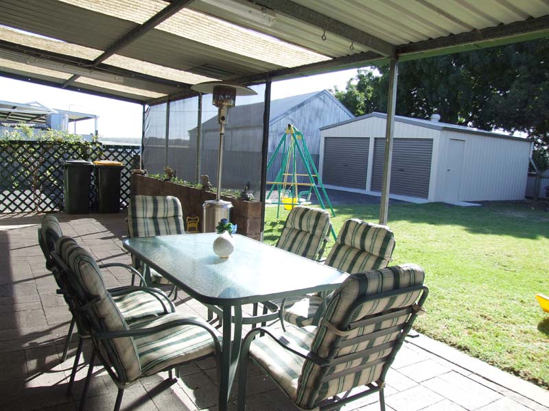 Perfect 1st Home/Investment with Shedding Picture 3