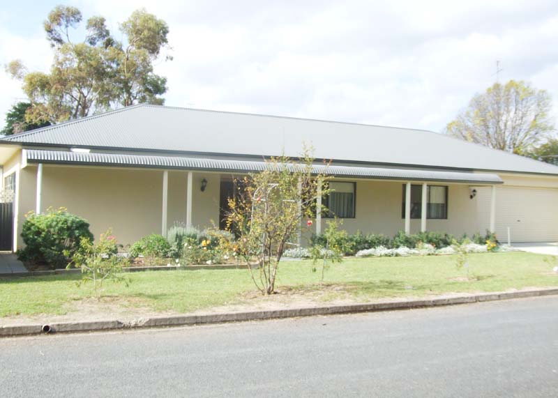 Impressive - Both Inside and Out! Picture 1