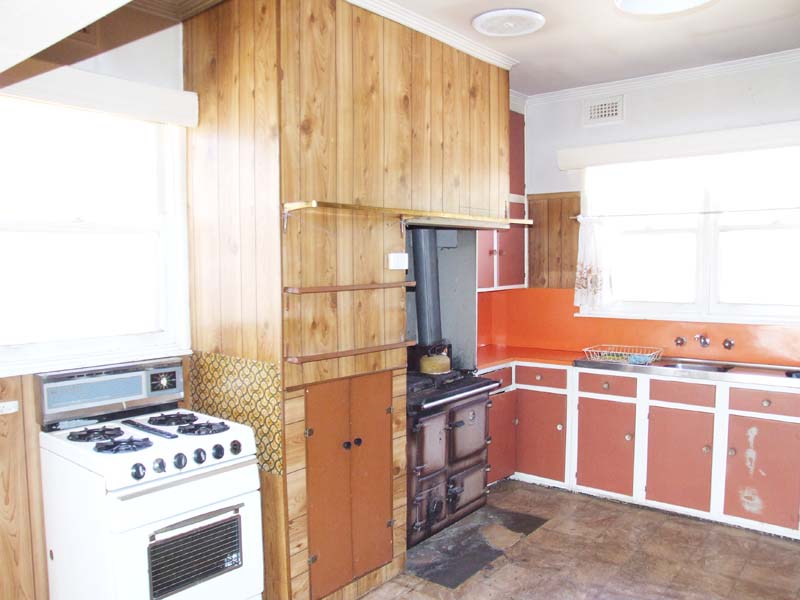 Needs A Bit Of TLC Picture 2