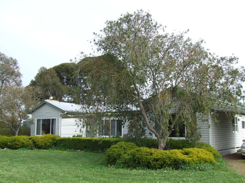 Lifestyle Living - ideal for horse enthusiasts! Picture 1