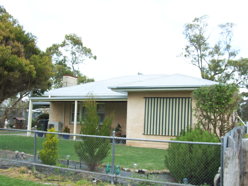 Just Perfect for the Growing Family! Picture 1