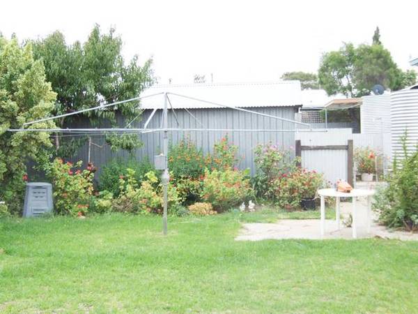 Ideal Family Home Picture 2