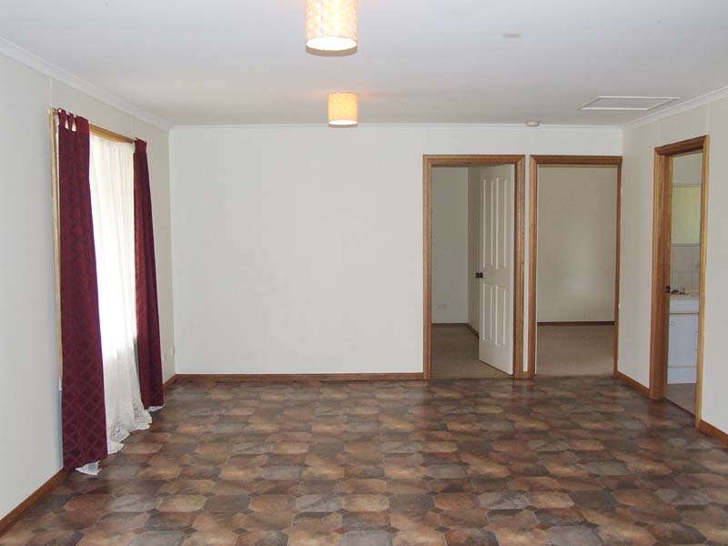 Accessible Location with loads of options Picture 3