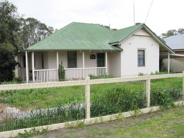 Location, Location, Location! Picture 1