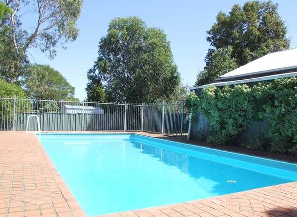Spacious Family Home with Inground Pool! Picture 2