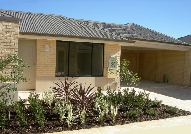 BRAND SPANKIN' NEW VILLA Picture 1